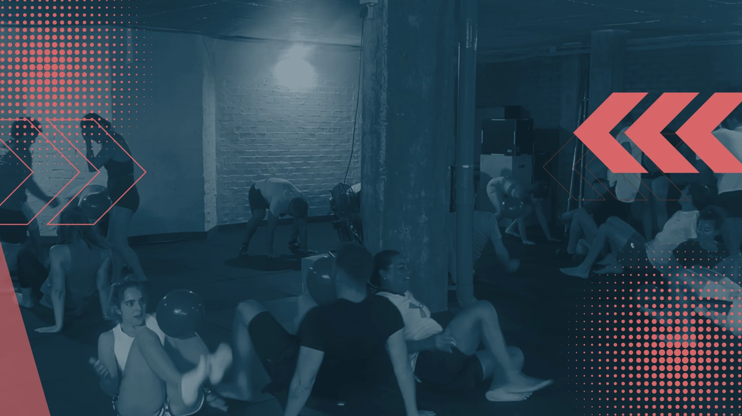 PROTAS HACIENDO EJERCICIOS DE MOBILIDAD CON GLOBOS